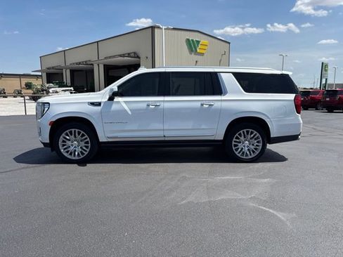 Used 2023 GMC Yukon XL Denali w/ Advanced Technology Package AWD/4WD image 8