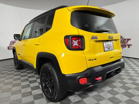 Used 2018 Jeep Renegade Trailhawk w/ UConnect 8.4 Nav Group AWD/4WD image 26