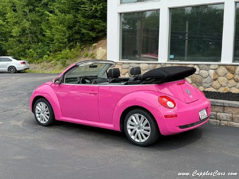 Used 2009 Volkswagen Beetle Convertible FWD image 3