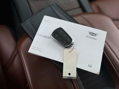 Used 2019 Cadillac Escalade Premium Luxury image 5