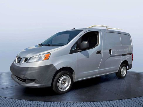 Used 2015 Nissan NV200 FWD image 2