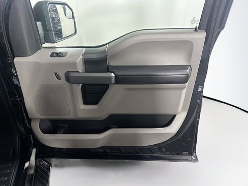 Used 2018 Ford F150 XLT w/ Equipment Group 302A Luxury RWD image 30