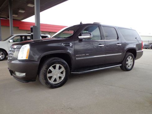 Used 2011 Cadillac Escalade ESV AWD image 1