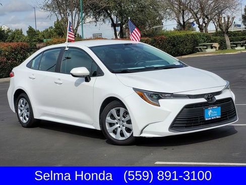 Used 2023 Toyota Corolla LE image 2