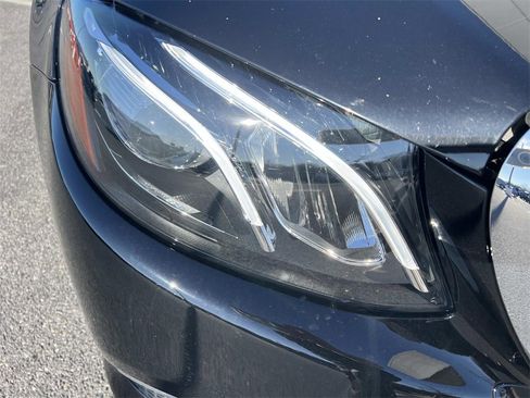 Used 2018 Mercedes-Benz E 300 4MATIC image 7