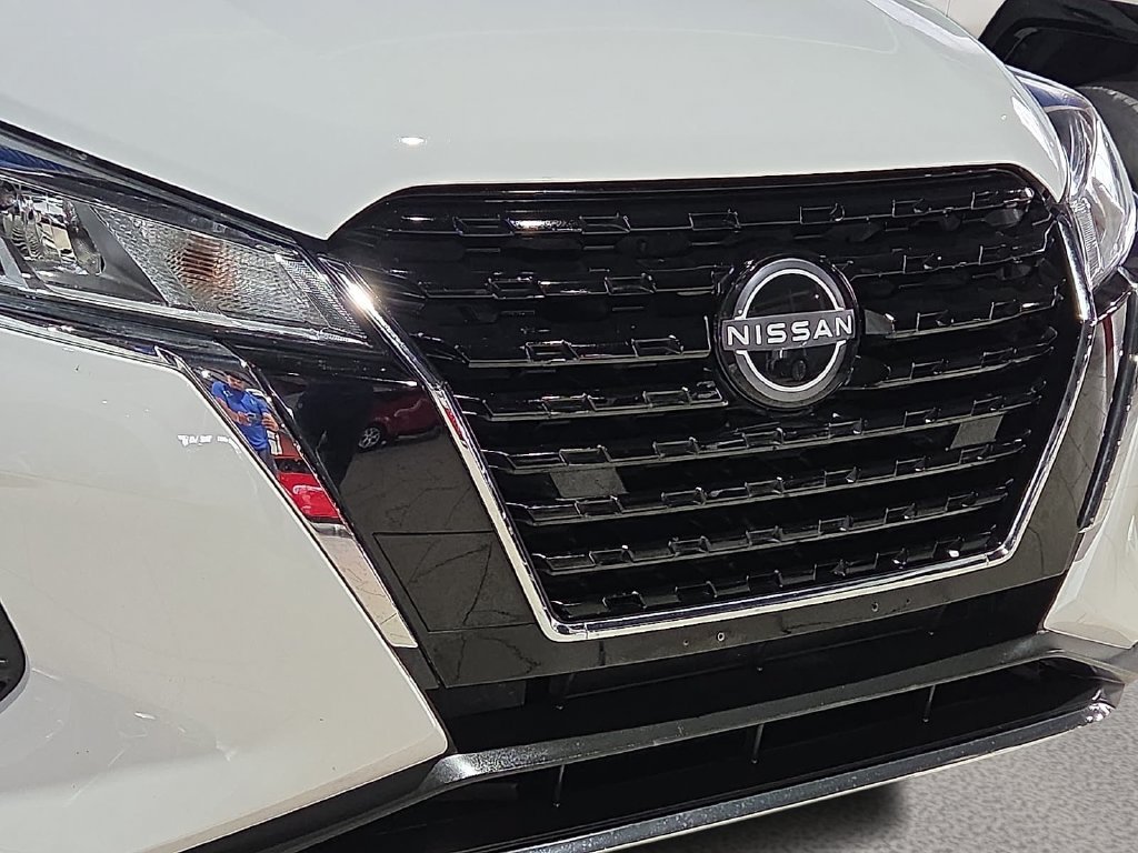 Used 2023 Nissan Kicks S w/ Interior Electronics Package FWD image 6