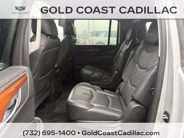 Used 2020 Cadillac Escalade ESV Luxury AWD/4WD image 18