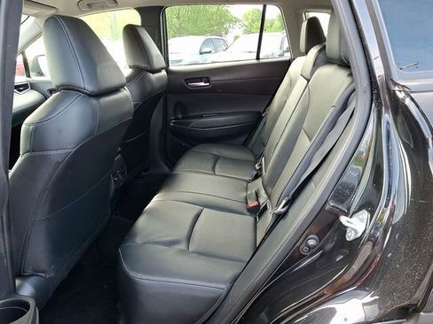 Used 2025 Toyota Corolla Cross XLE FWD image 10