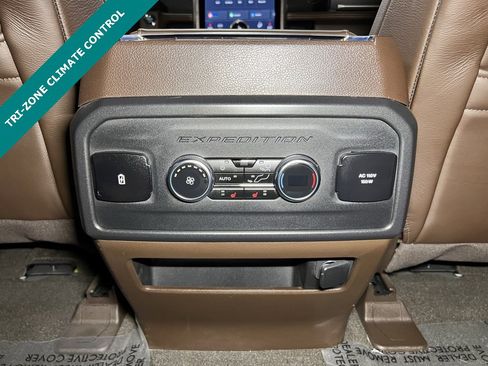 Used 2024 Ford Expedition King Ranch image 12