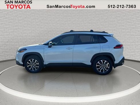 Used 2026 Toyota Corolla Cross SE image 8