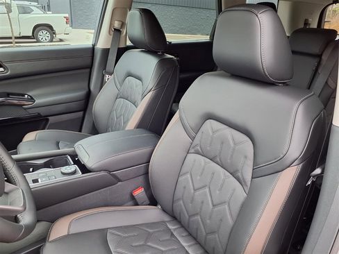 New 2026 Nissan Pathfinder Platinum w/ Cargo Package AWD/4WD image 13