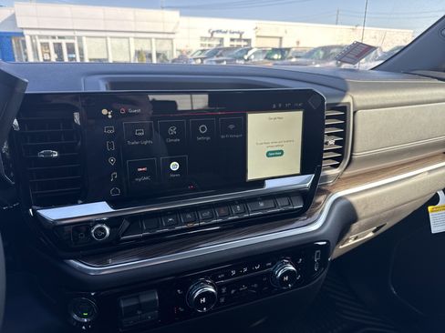 New 2026 GMC Sierra 1500 Elevation image 25