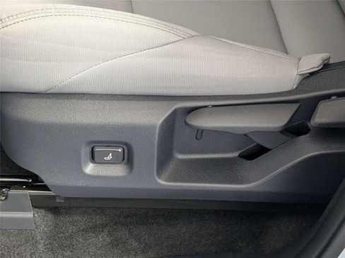 Certified 2024 Toyota Tacoma SR5 AWD/4WD image 14