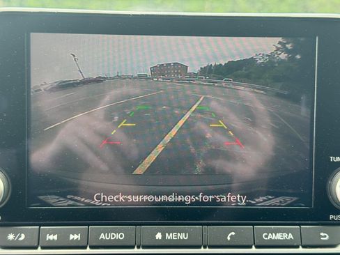 Used 2023 Nissan Rogue S AWD/4WD image 24