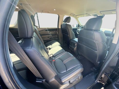 Used 2025 Honda Pilot EX-L image 28