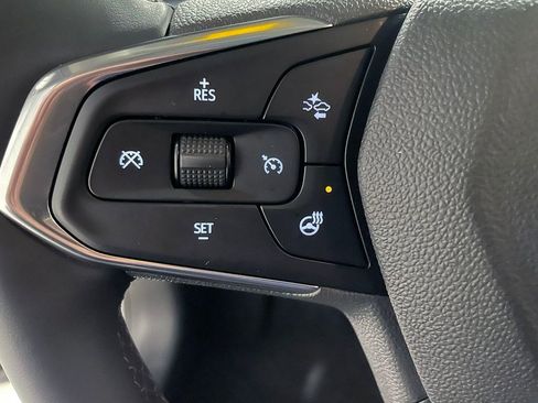 Used 2025 Chevrolet Trax LT w/ LT Convenience Package image 30