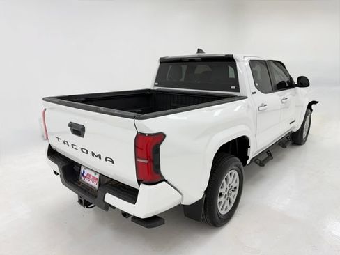 Used 2024 Toyota Tacoma SR5 RWD image 40