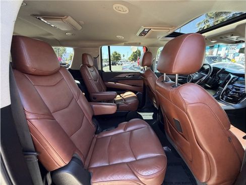 Used 2019 Cadillac Escalade ESV Premium Luxury AWD/4WD image 34