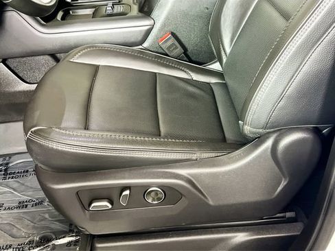 Used 2025 GMC Sierra 3500 Denali AWD/4WD image 22