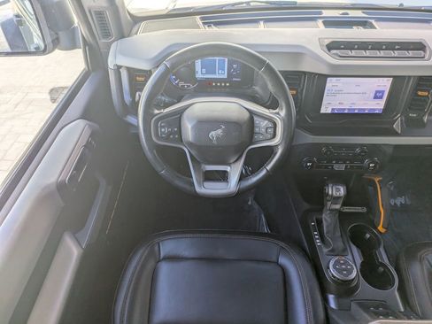 Used 2023 Ford Bronco Badlands w/ Sasquatch Package image 16