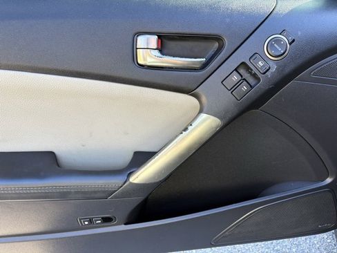 Used 2014 Hyundai Genesis 2.0T image 10