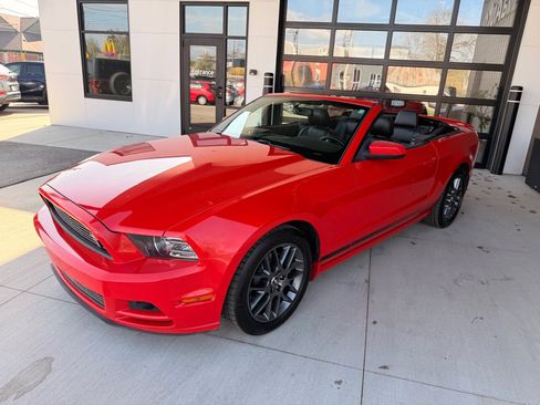 Used 2013 Ford Mustang Premium image 24