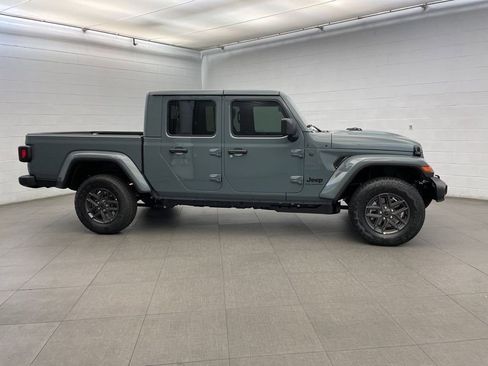 New 2026 Jeep Gladiator Sport image 2