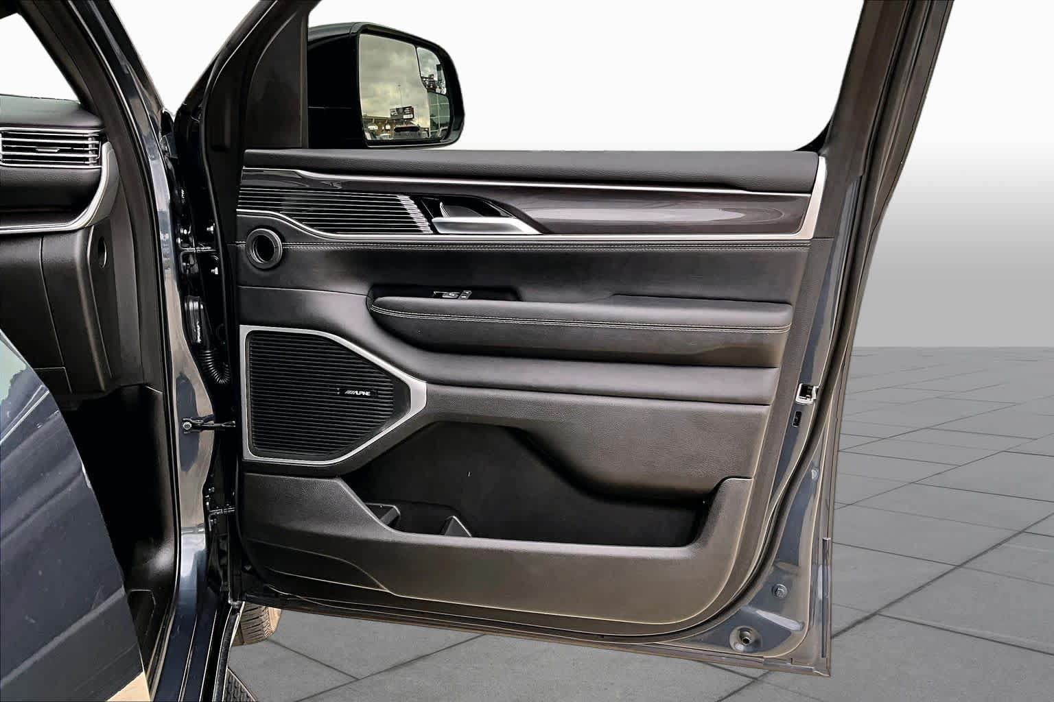 Used 2024 Jeep Wagoneer L 2WD w/ Premium Group I image 20