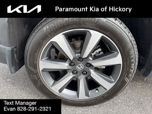 Used 2025 Honda Pilot Elite image 9