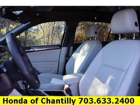 Used 2022 Volkswagen Tiguan SE R-Line image 24