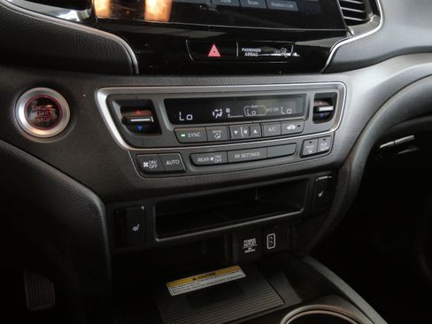 Used 2022 Honda Passport TrailSport image 23