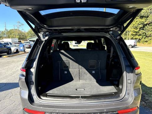 Used 2024 Jeep Grand Cherokee L Laredo image 13