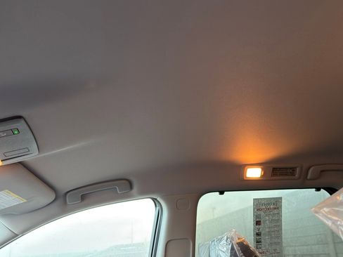 New 2025 Nissan Pathfinder SL image 22