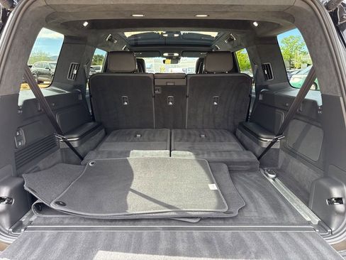 Used 2024 Rivian R1S Adventure AWD/4WD image 25