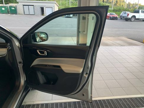 Used 2023 Jeep Compass Limited AWD/4WD image 21