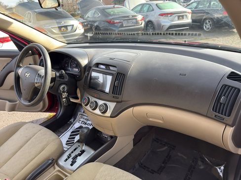 Used 2010 Hyundai Elantra GLS image 14