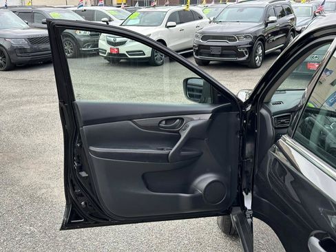 Used 2019 Nissan Rogue S FWD image 9