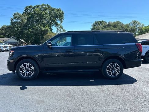 New 2026 Ford Expedition Max Active RWD image 2