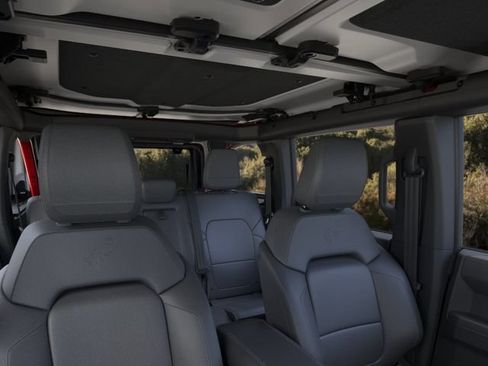New 2026 Ford Bronco Outer Banks w/ Sasquatch Package AWD/4WD image 12