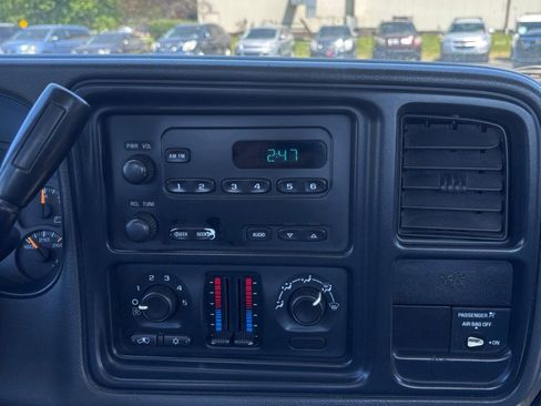 Used 2004 GMC Sierra 2500 W/T AWD/4WD image 14