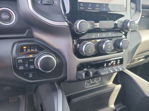 Used 2023 RAM 1500 Big Horn AWD/4WD image 24