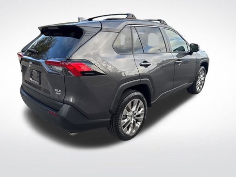 Used 2019 Toyota RAV4 XLE Premium image 6