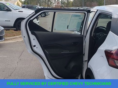 Used 2022 Nissan Kicks S image 34