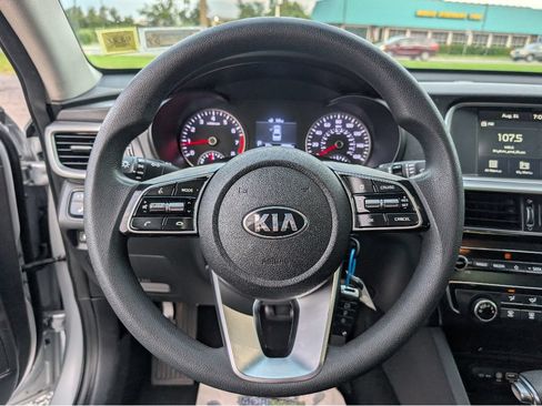 Used 2020 Kia Optima LX FWD image 21