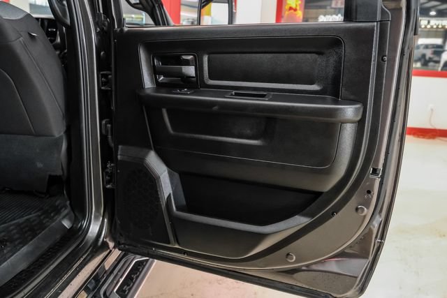 Used 2024 RAM 3500 Tradesman w/ Chrome Appearance Group AWD/4WD image 46