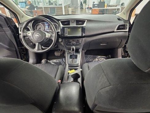 Used 2019 Nissan Sentra SV w/ Special Edition Package FWD image 9