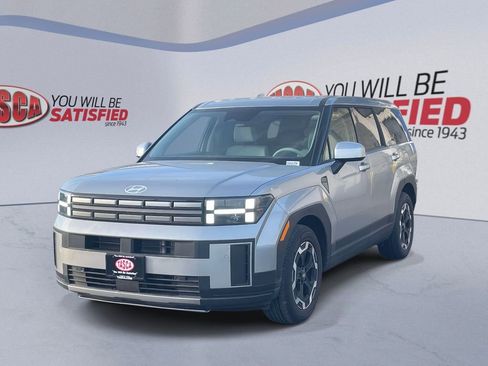 Used 2025 Hyundai Santa Fe SE image 4