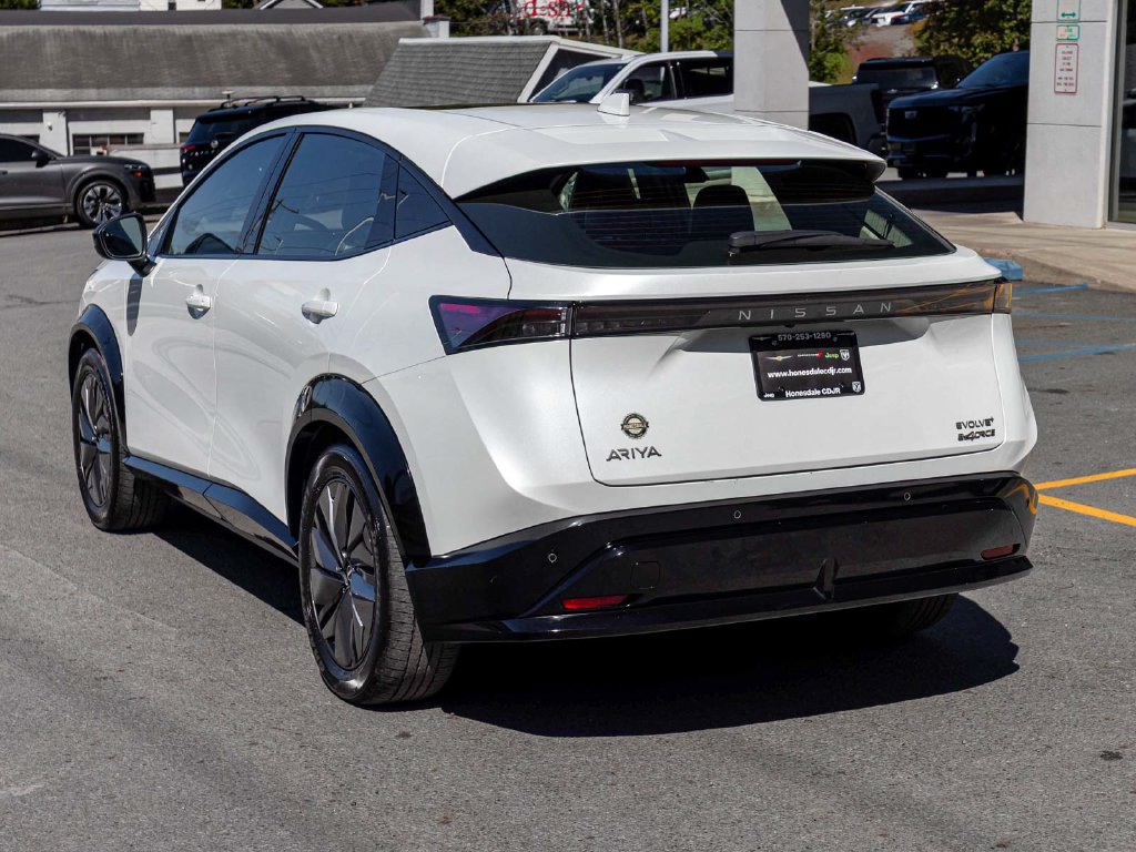 Used 2024 Nissan Ariya AWD image 6