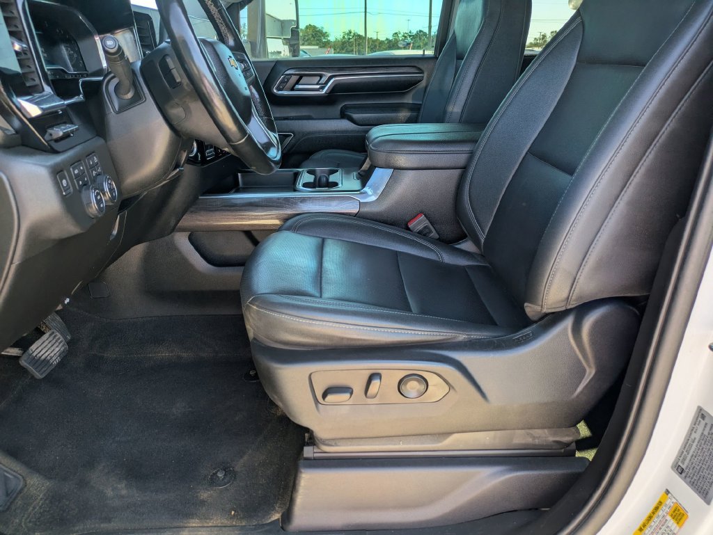 Used 2024 Chevrolet Silverado 2500 LTZ w/ LTZ Premium Package AWD/4WD image 14