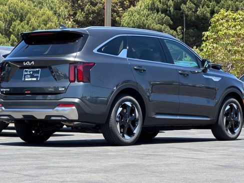 New 2025 Kia Sorento EX image 4